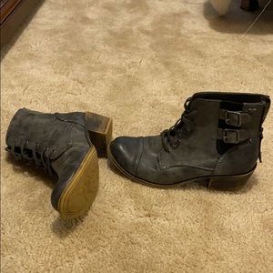 Roxy boots